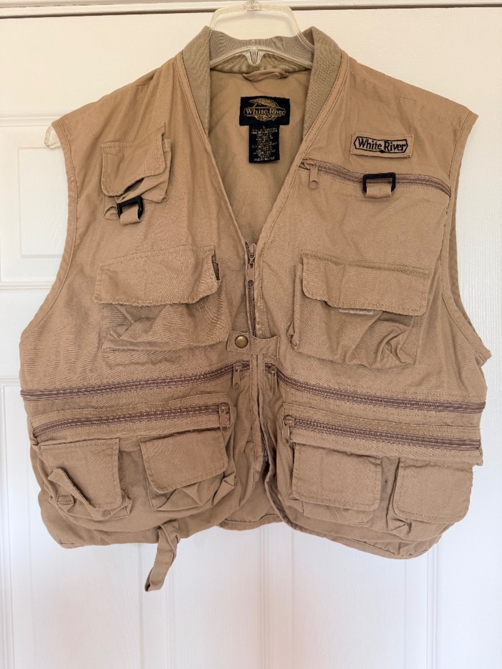 Fishing Vest  Large, Khaki Excellent shape